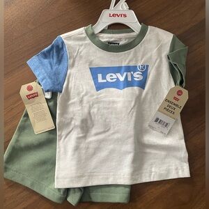Levi's 2 piece set: tee with shorts